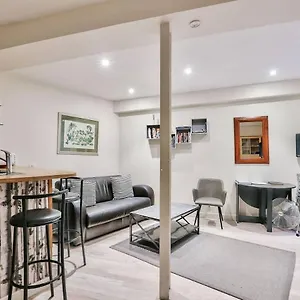  Apartment Charming 2 Bedroom In The Heart Of