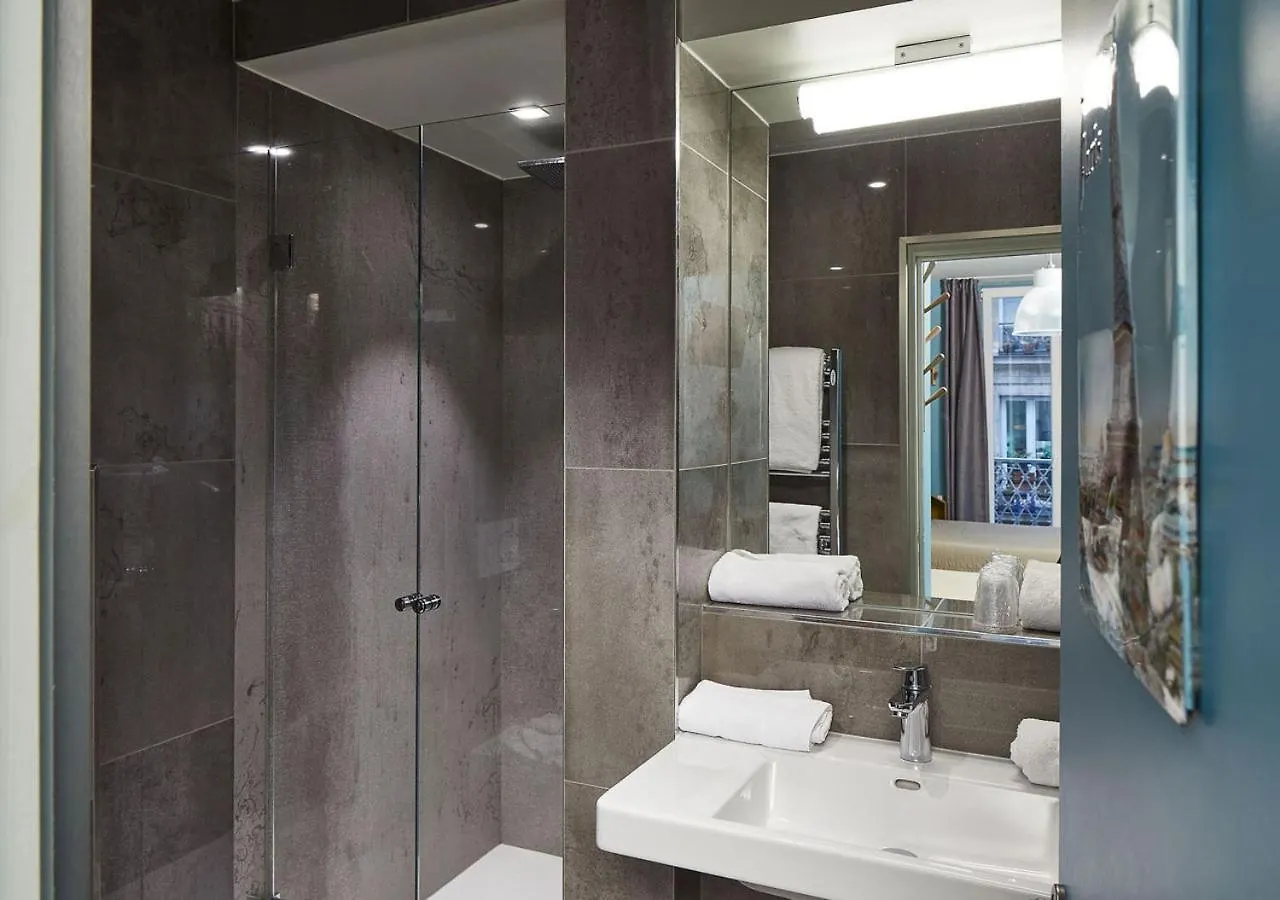 Hotel De Roubaix Paris 2*,