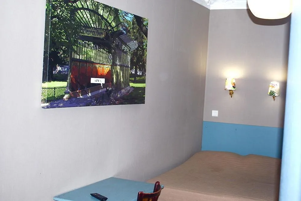 Hotel De Roubaix Париж 2*,  Франция